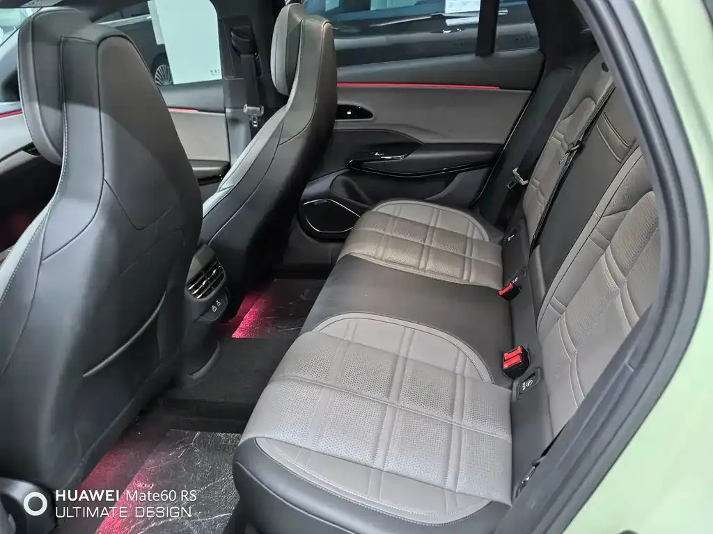 Hongqi EH7 2024 из CN, фото 6