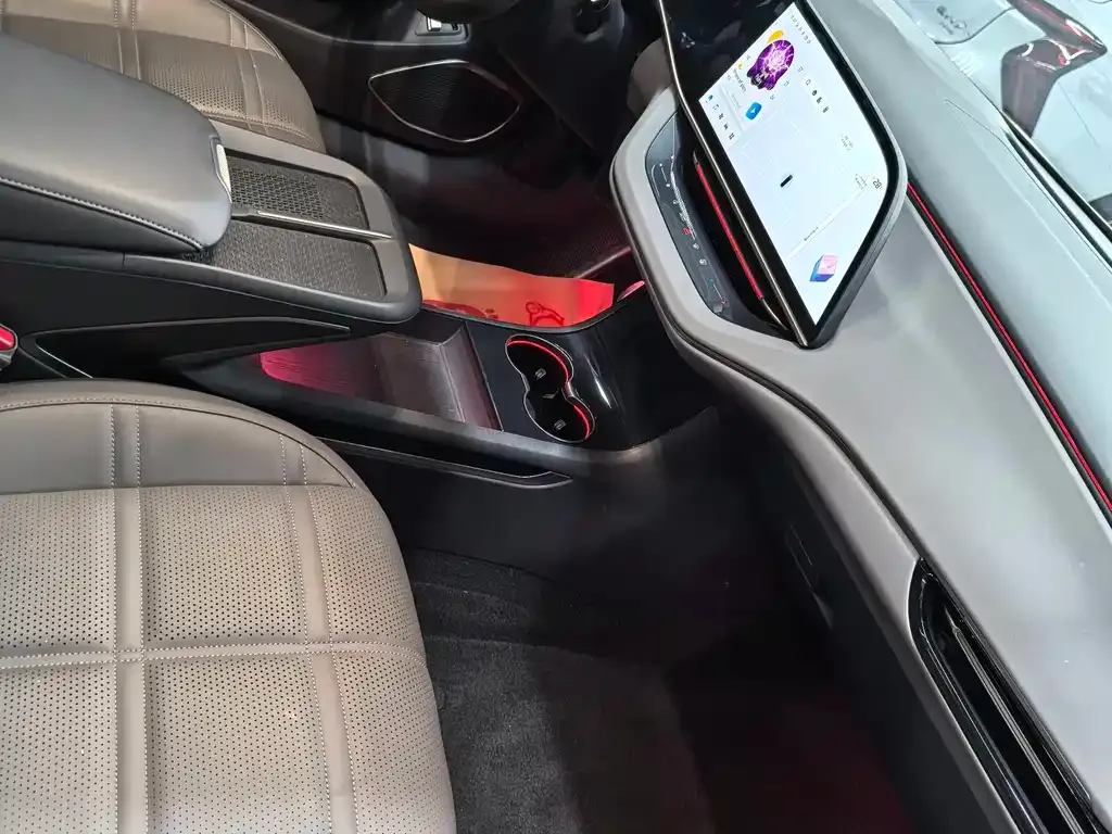 Hongqi EH7 2024 из CN, фото 4