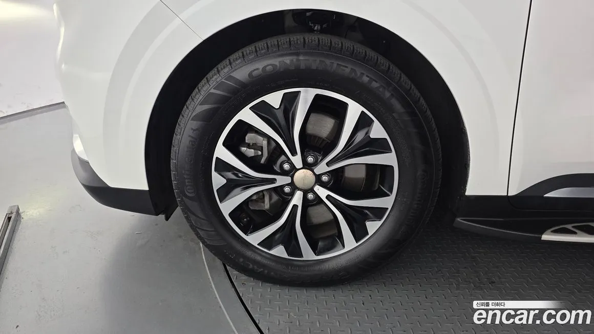 Kia Carnival — фото 10