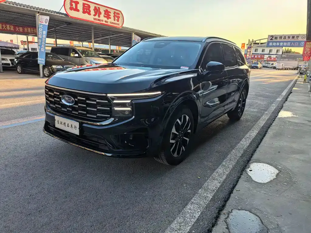 Ford Edge — фото 10