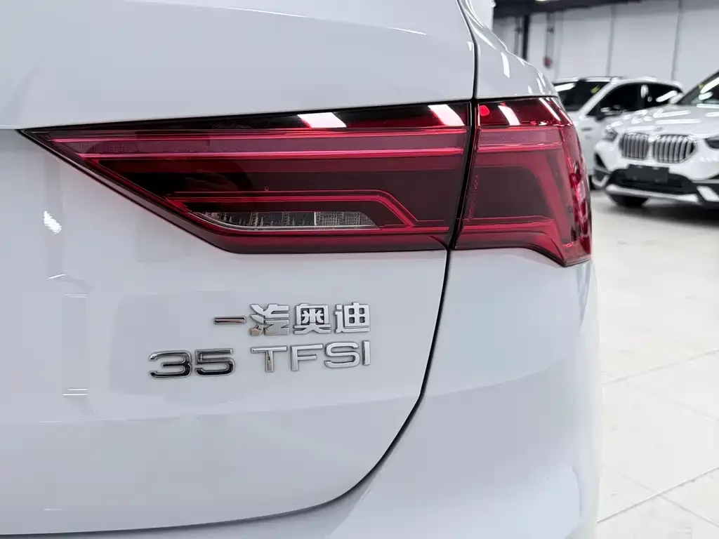 Audi Q3 — фото 2