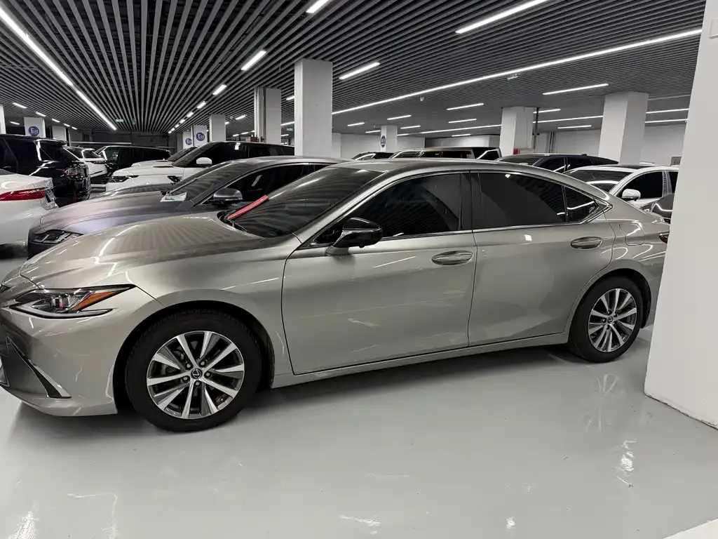 Lexus ES 2021 из CN, фото 2