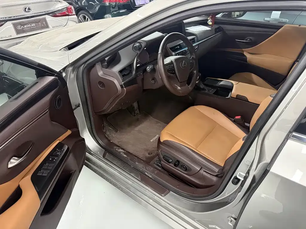 Lexus ES 2021 из CN, фото 5