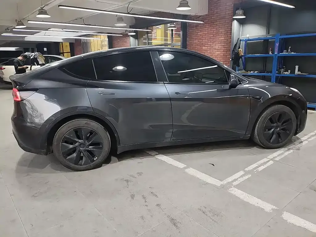 Tesla Model Y — фото 5