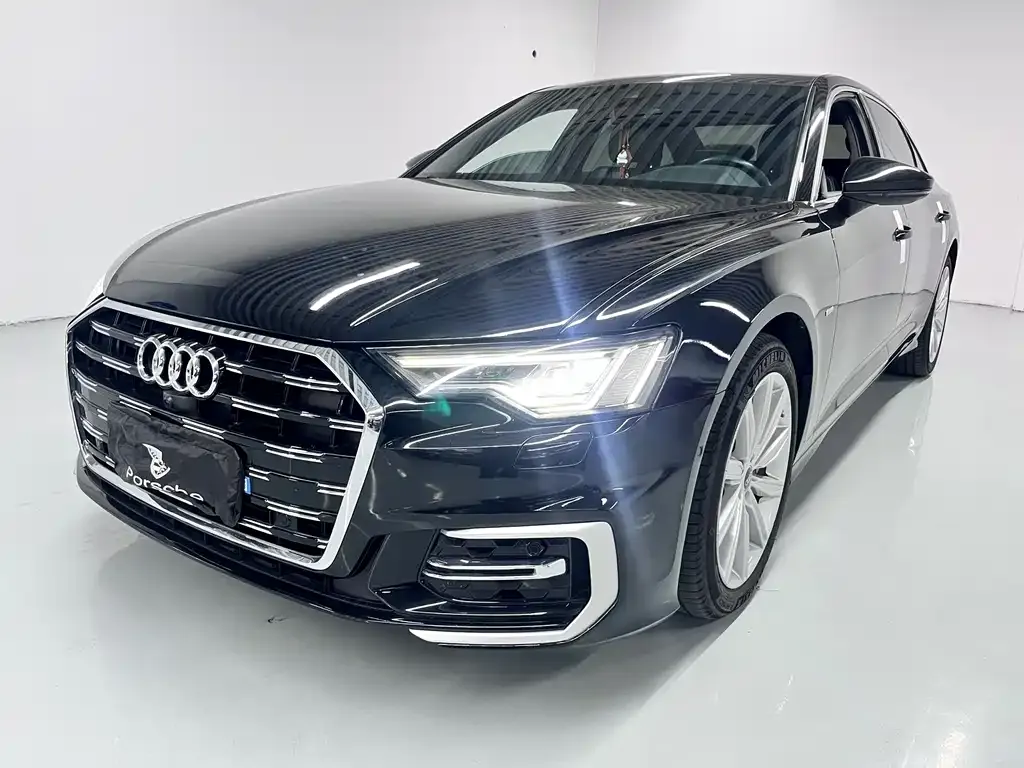 Audi A6L — фото 1