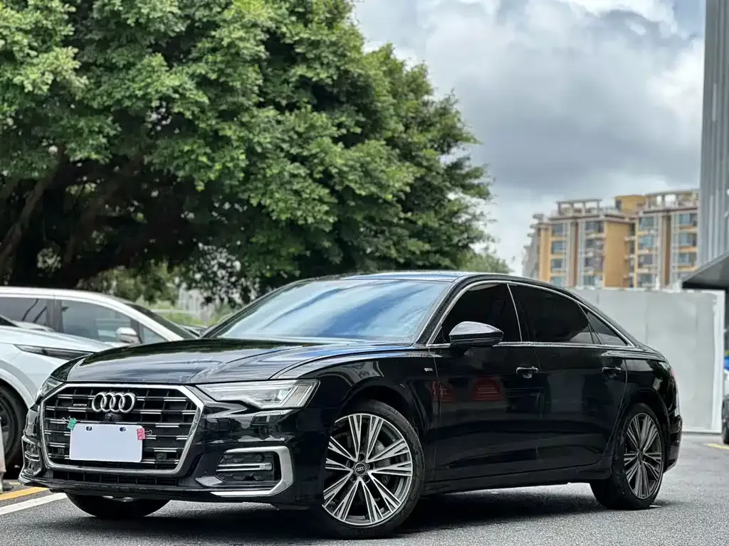 Audi A6L — фото 1