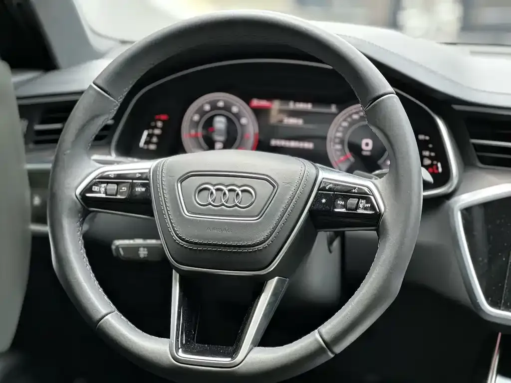 Audi A6L — фото 8