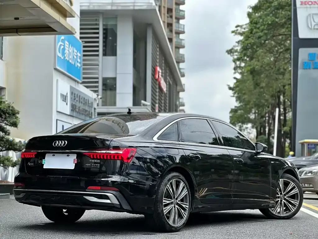 Audi A6L — фото 5