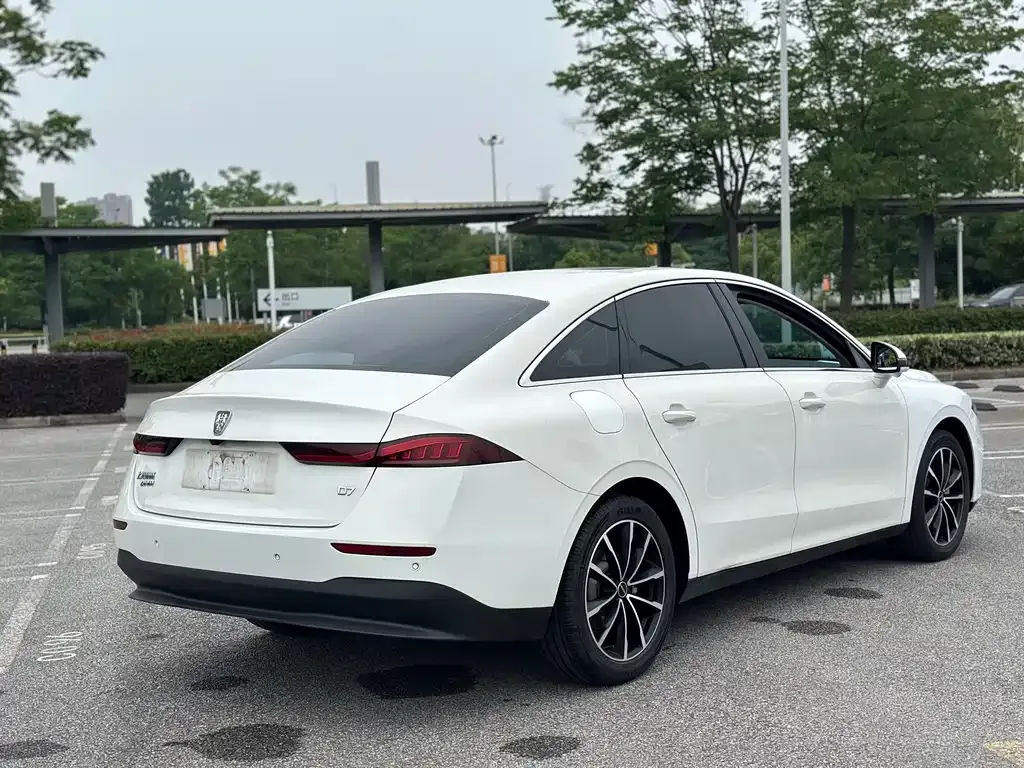 Roewe D7 — фото 10