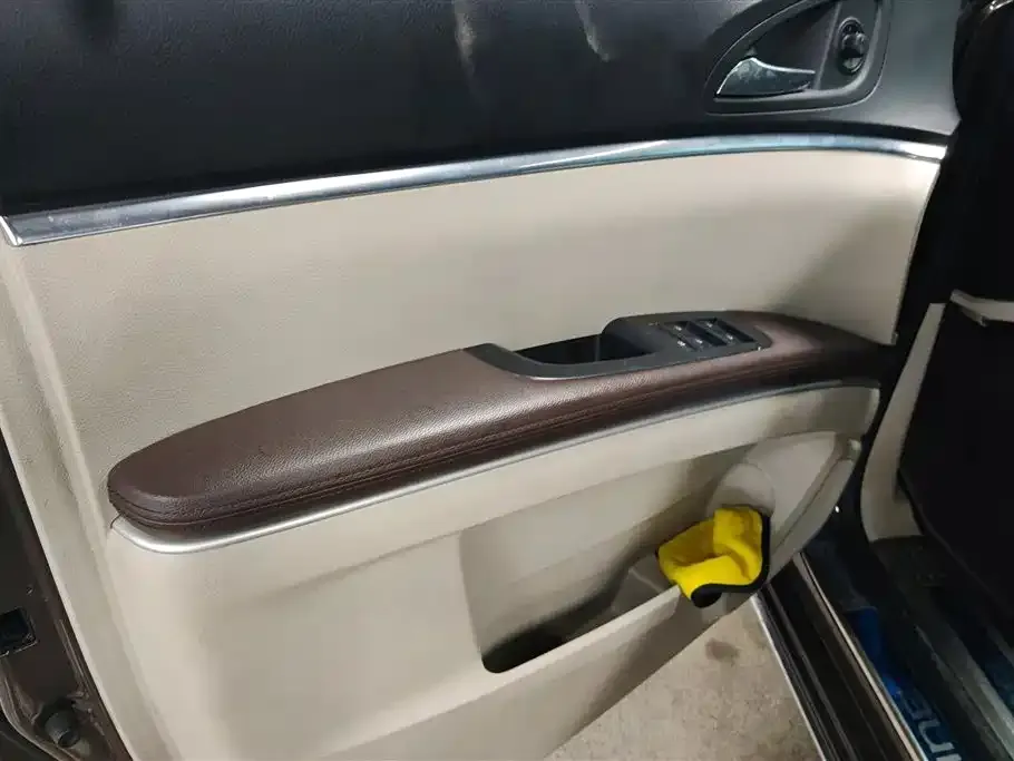 Buick GL8 2023 из CN, фото 2
