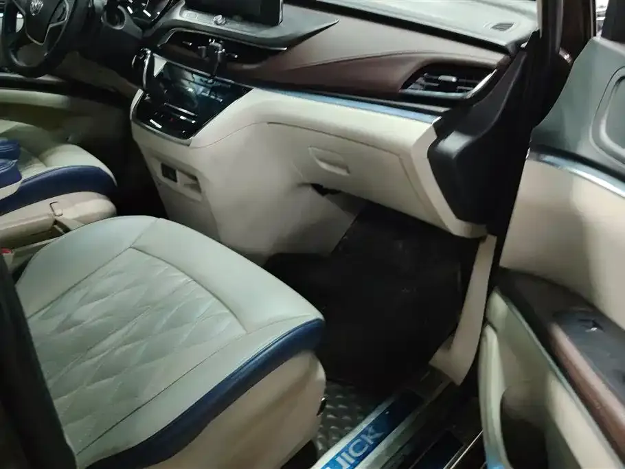 Buick GL8 2023 из CN, фото 4