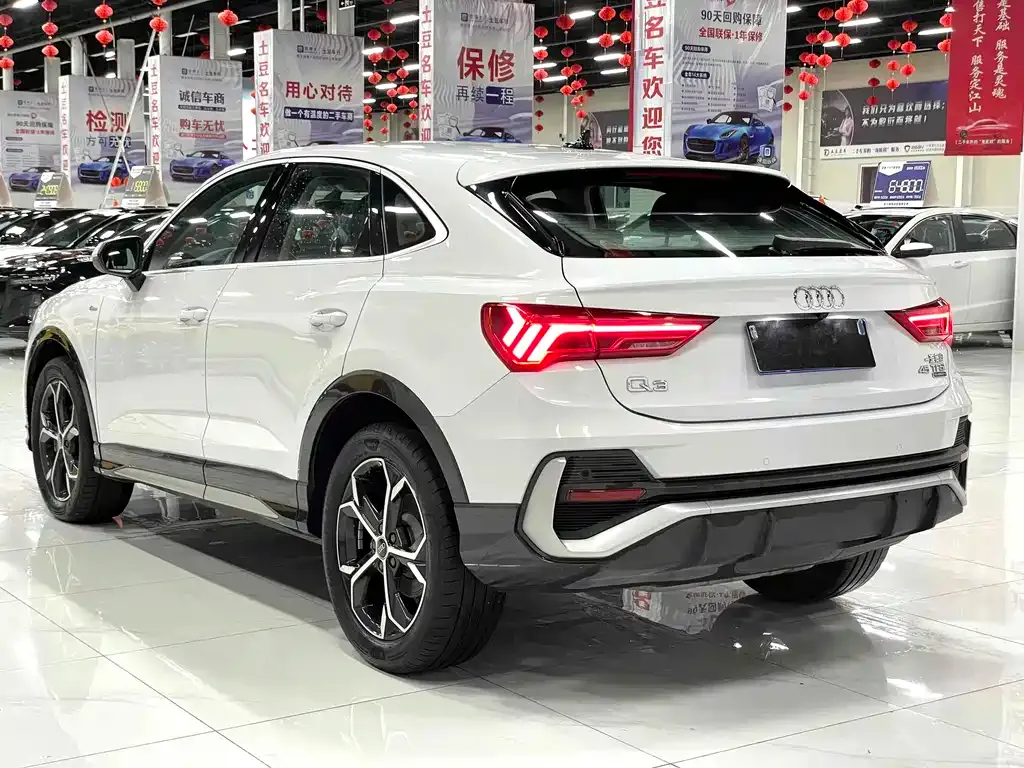 Audi Q3 Sportback — фото 8