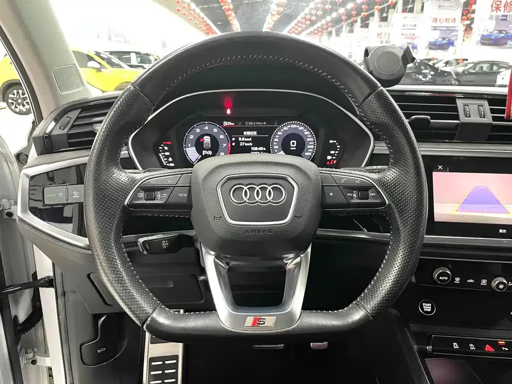 Audi Q3 Sportback — фото 10