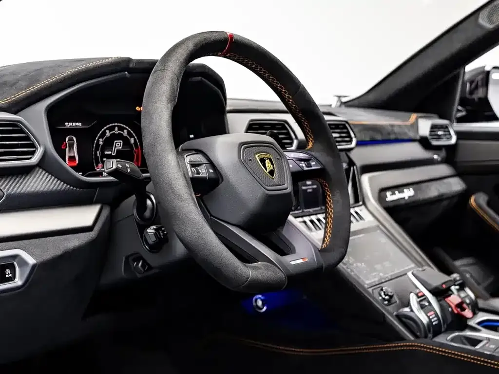 Lamborghini Urus — фото 10