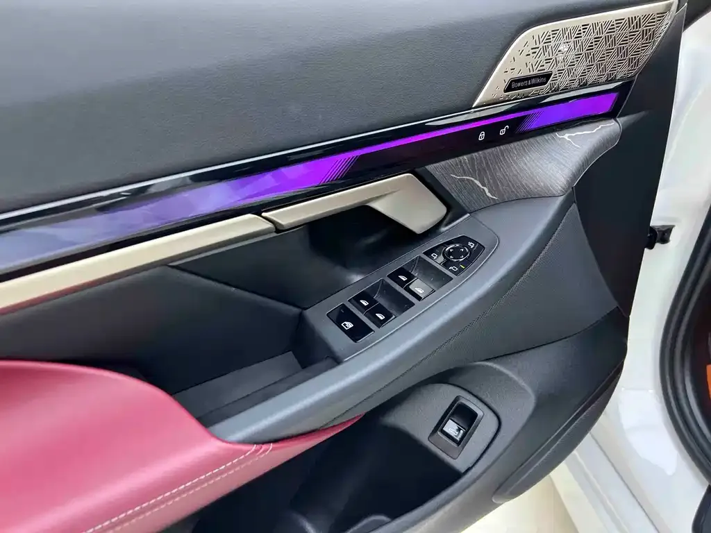 BMW 5 Series — фото 10