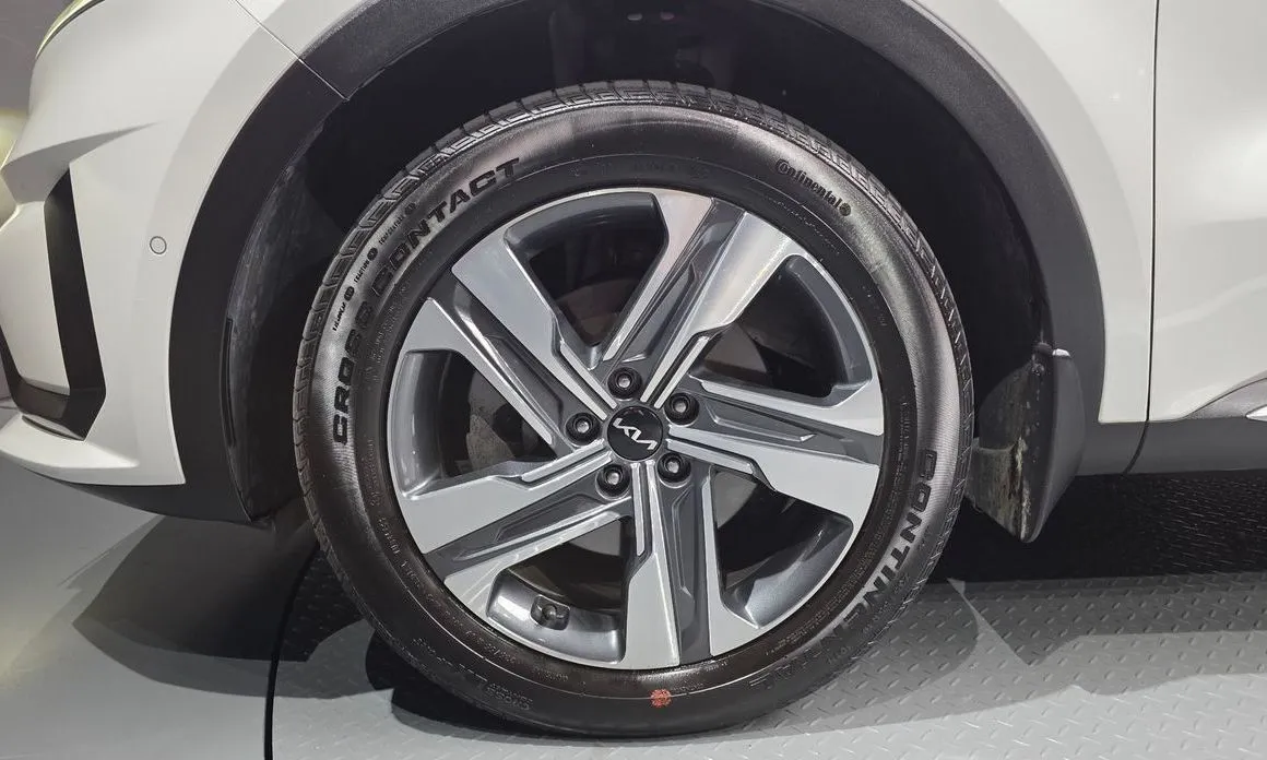 Kia Sorento — фото 6