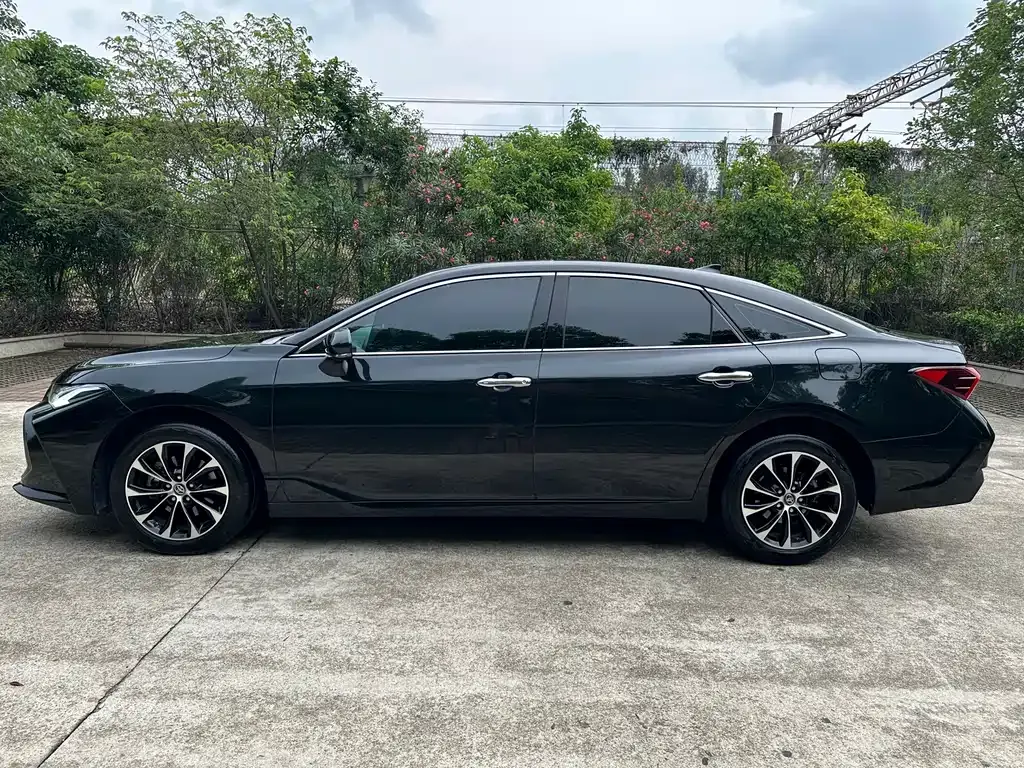 Toyota Avalon — фото 9