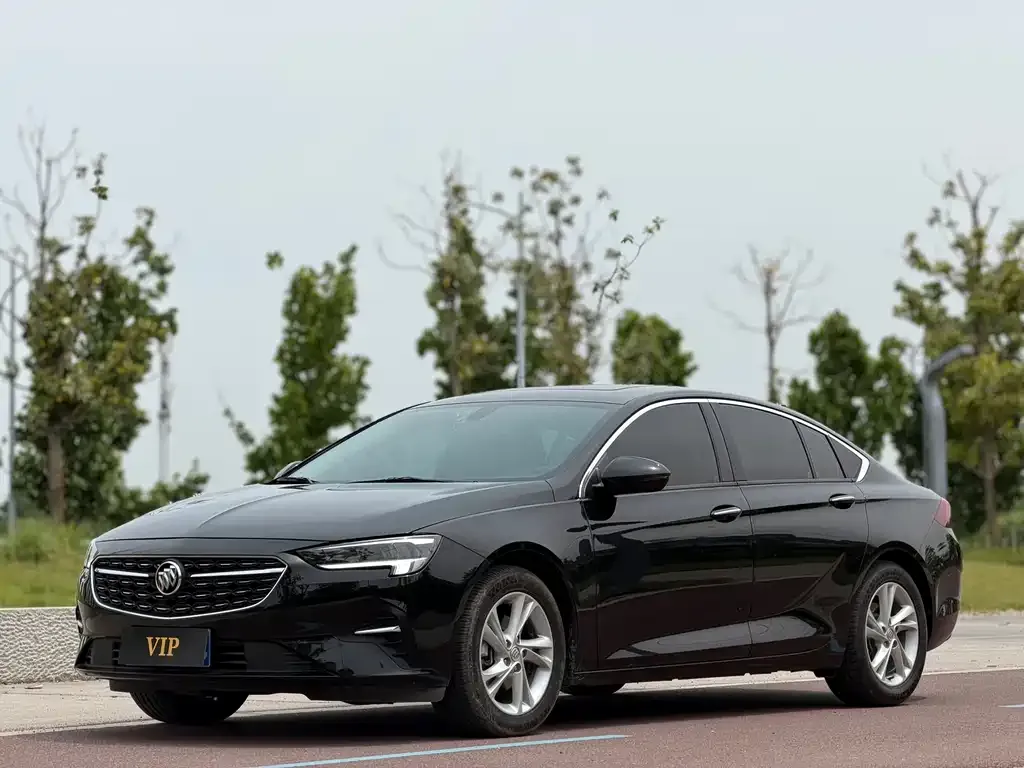 Buick Regal — фото 1