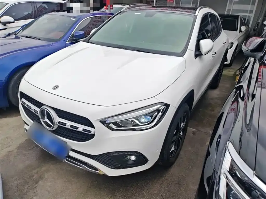 Mercedes-Benz GLA — фото 1