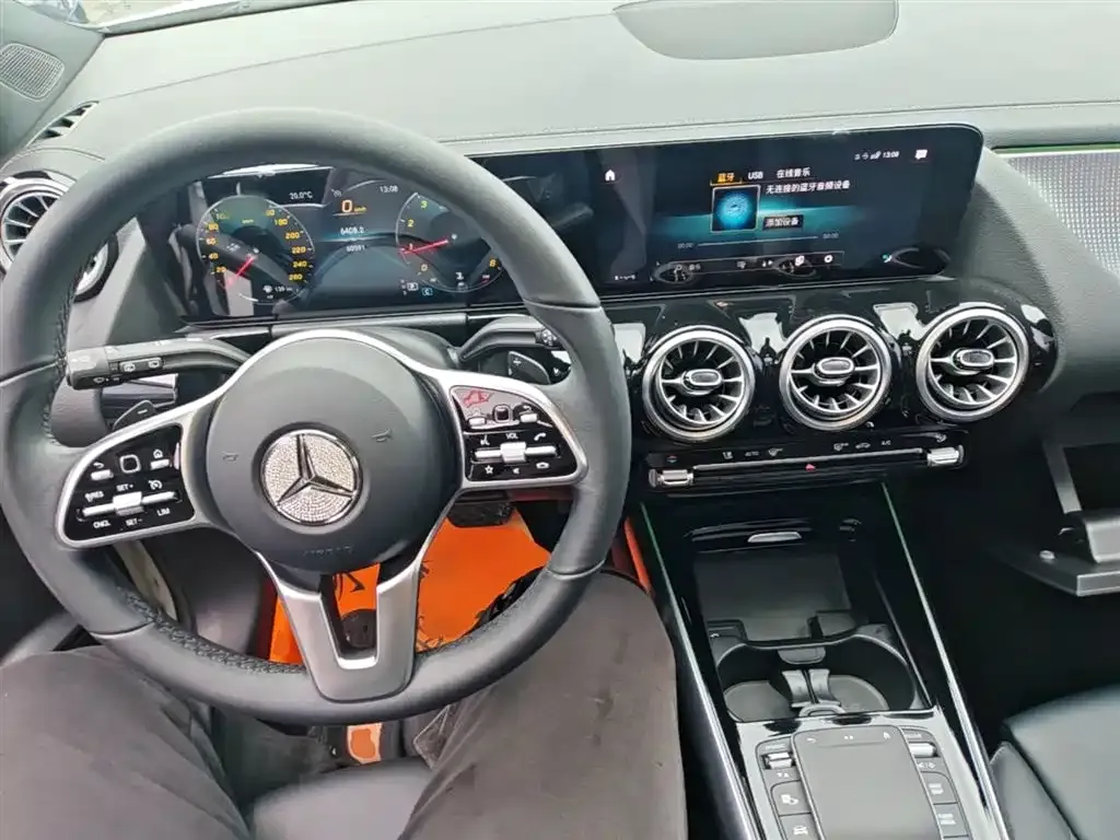 Mercedes-Benz GLA — фото 6