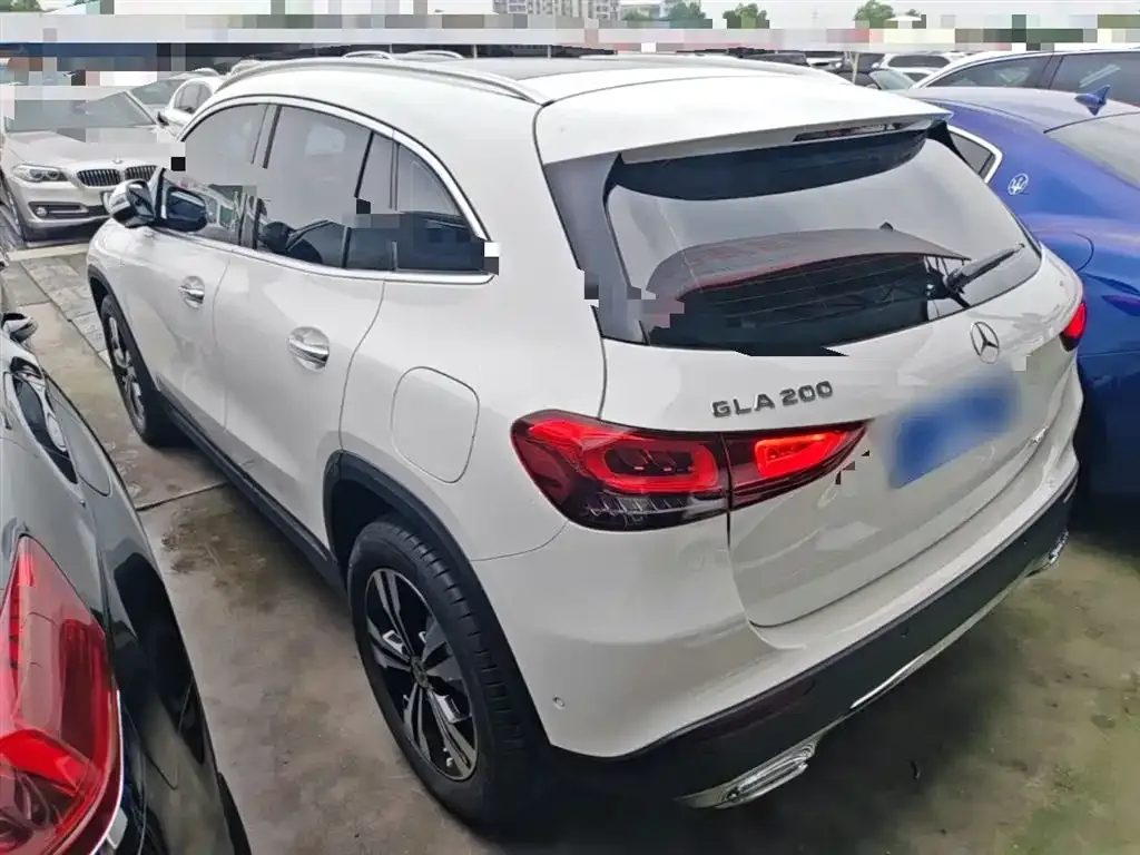 Mercedes-Benz GLA — фото 10