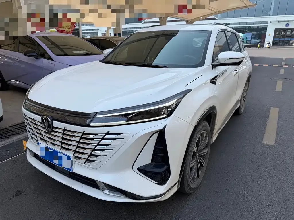 Changan CS75PLUS — фото 1