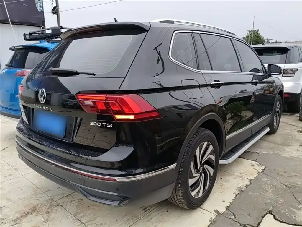 Volkswagen Tiguan L — фото 9