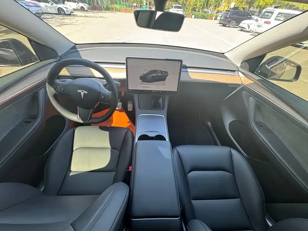 Tesla Model Y — фото 7