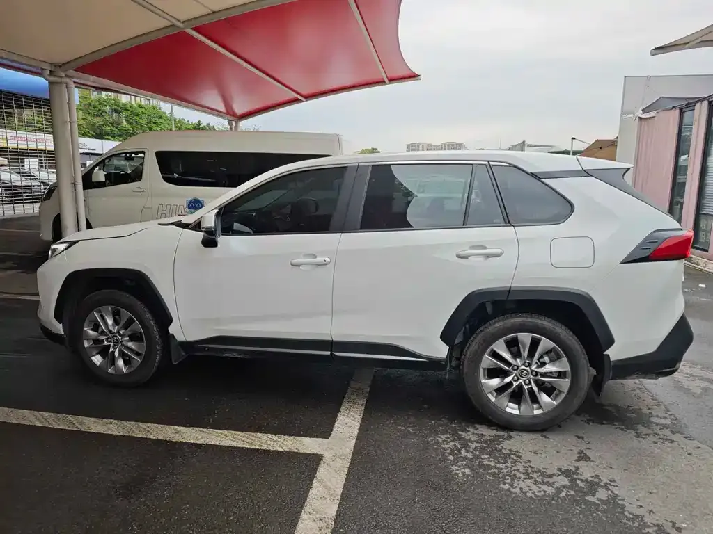Toyota Wildlander — фото 3