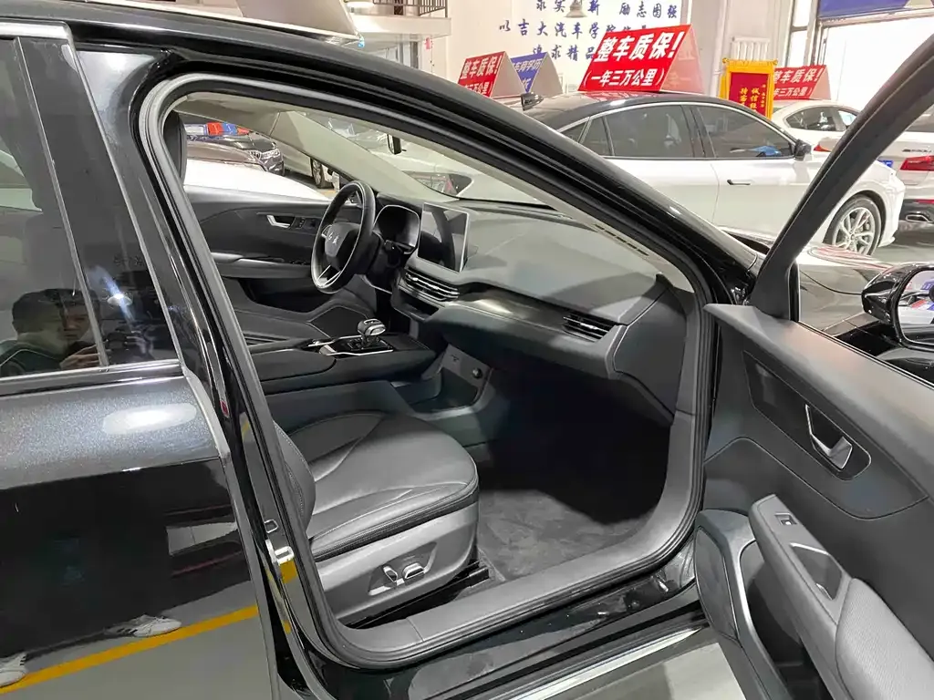 Hongqi E-QM5 2023 из CN, фото 3