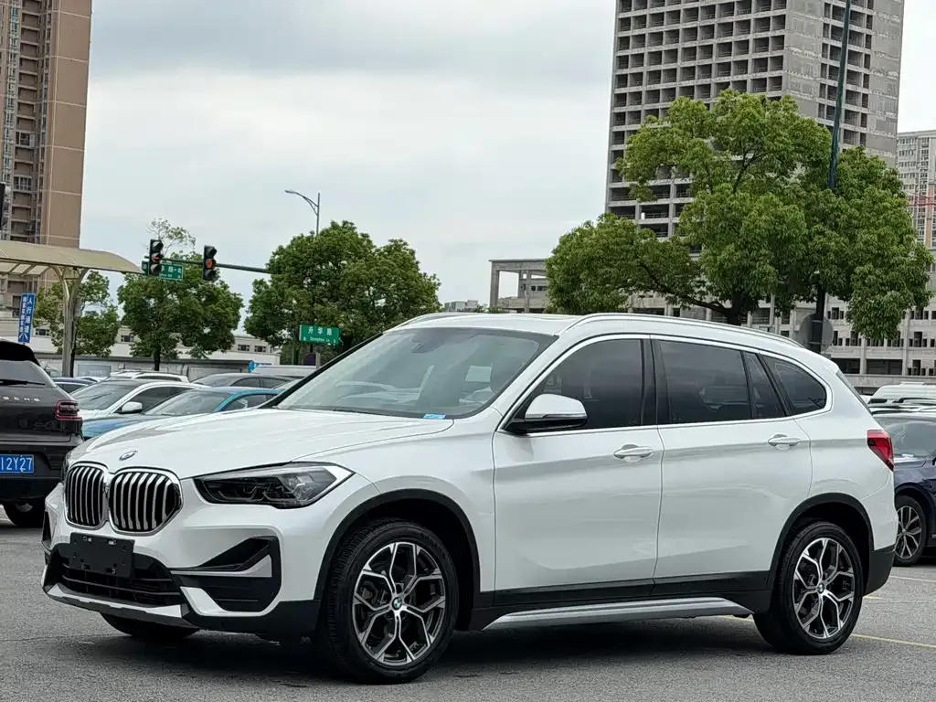 BMW X1 — фото 1