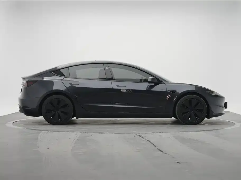 Tesla Model 3 — фото 5