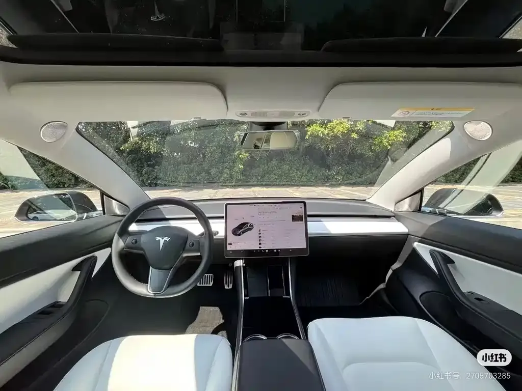 Tesla Model 3 — фото 7