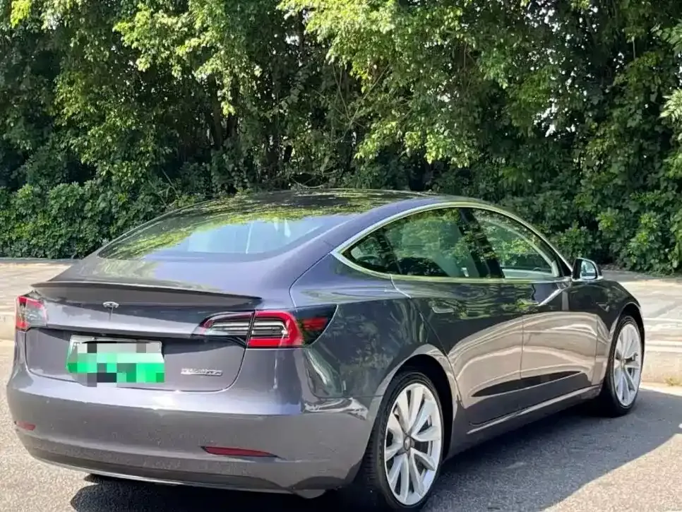 Tesla Model 3 — фото 5