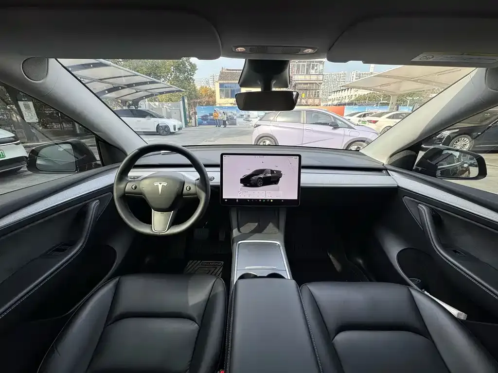Tesla Model Y — фото 6