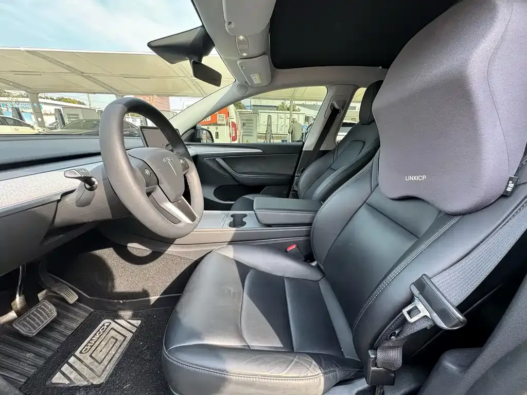 Tesla Model Y — фото 7
