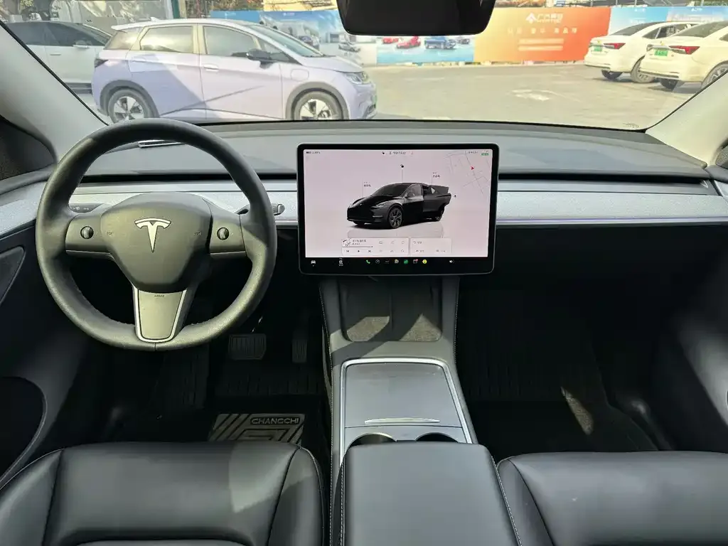 Tesla Model Y — фото 9