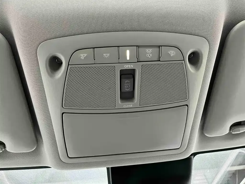 Nissan X-Trail — фото 10