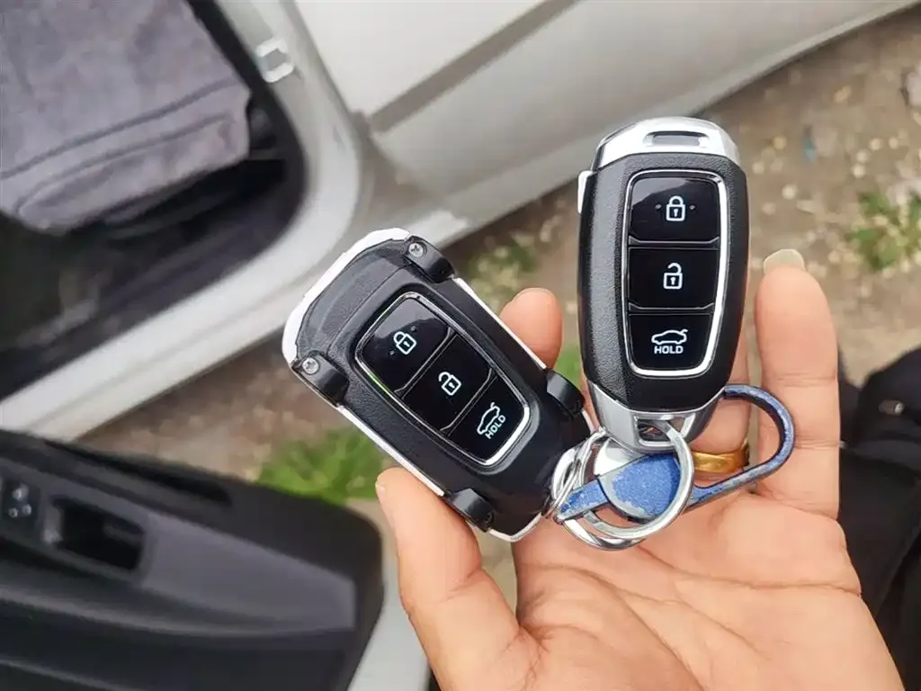 Hyundai Elantra — фото 4