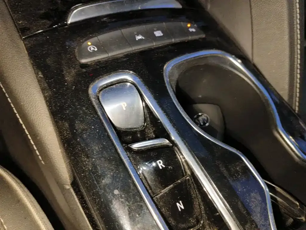 Buick Envision Plus — фото 10