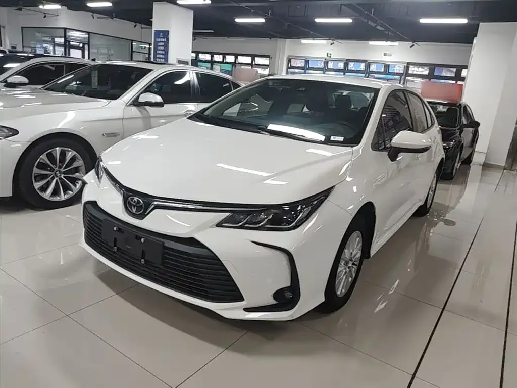 Toyota Corolla — фото 1