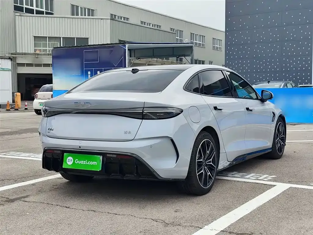 BYD Seal — фото 8