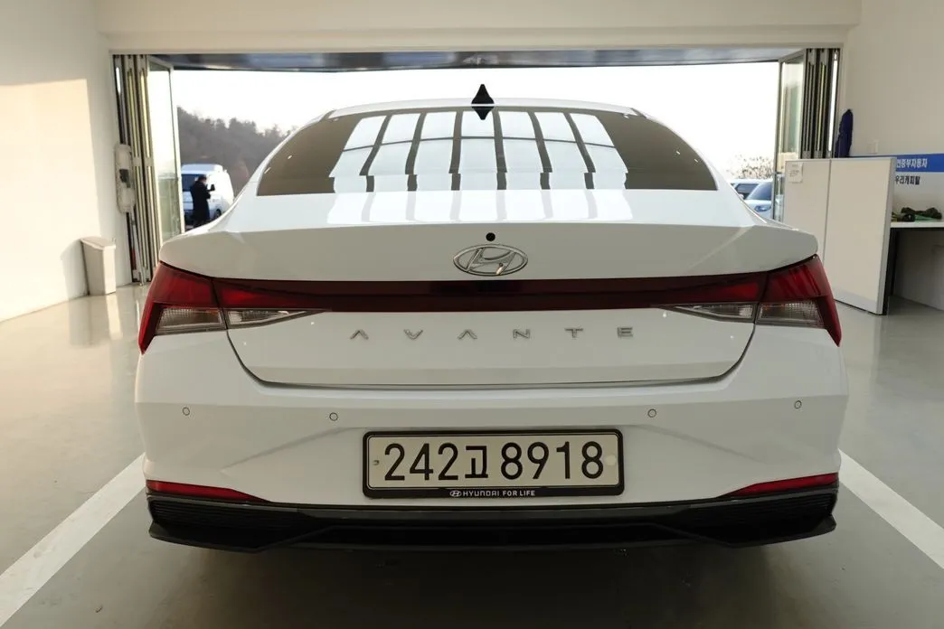 Hyundai AVANTE 2023 из KR, фото 3