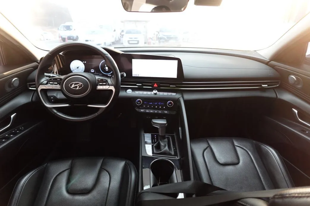 Hyundai AVANTE 2023 из KR, фото 4