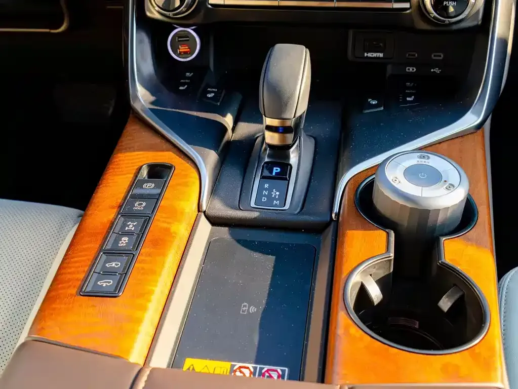 Lexus LX — фото 6