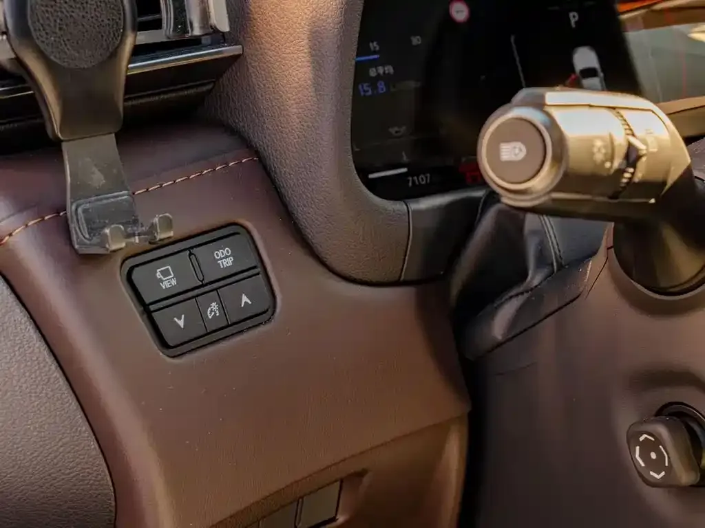 Lexus LX — фото 3