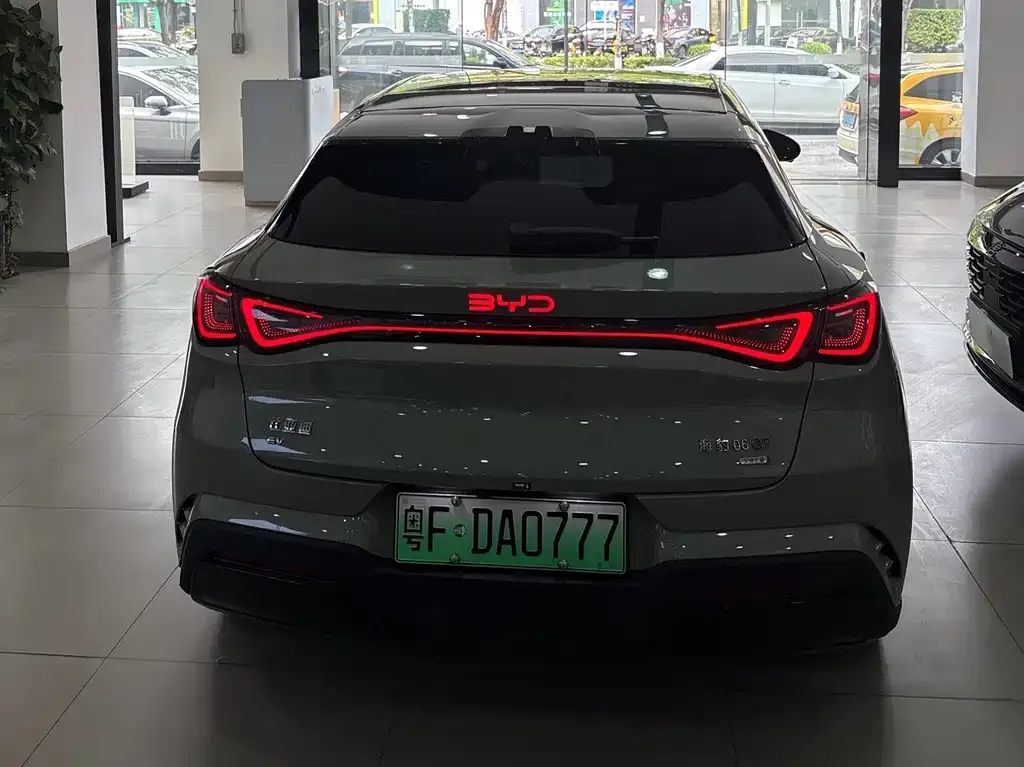 BYD Seal 06GT — фото 9