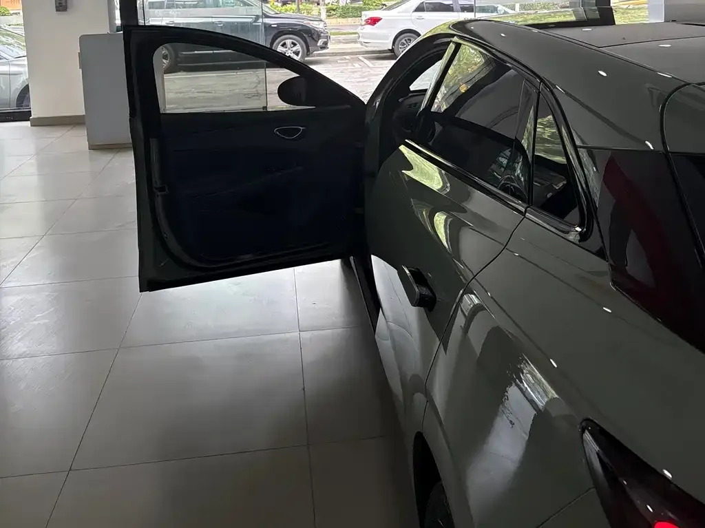 BYD Seal 06GT — фото 10