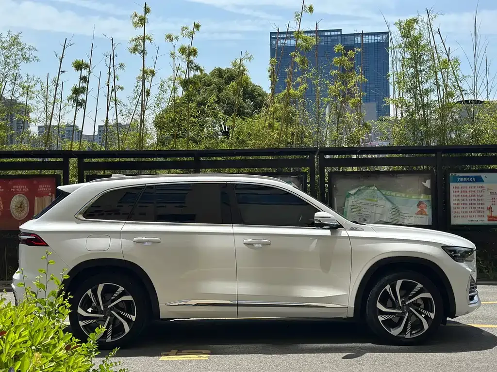 Geely Xingyue L — фото 8