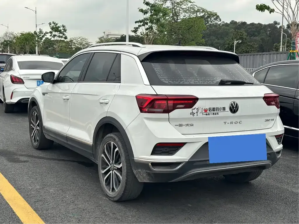 Volkswagen T-Roc — фото 8